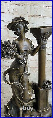 Style Art Nouveau Fonte Beau Anglais Femme avec Fleurs Bronze Musée Qualité