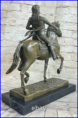 Style Art Nouveau Guerrier Equitation Cheval Militaire Trophée Bronze Sculpture