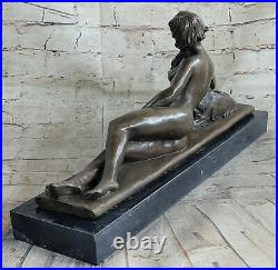 Style Art Nouveau Sculpture Victorien Femme Fille Assis Avec Chien Bronze Chair
