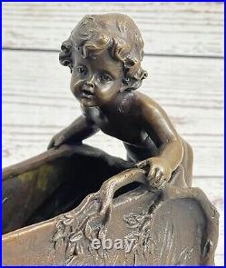 Style Art Nouveau Vintage Figuratif Enfants Bronze Planteur Sculpture Deco Solde