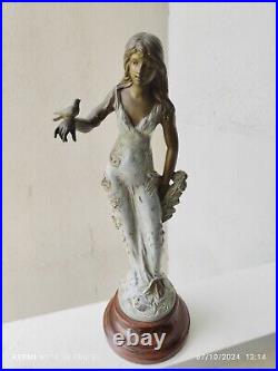 Superbe Sculpture Art Nouveau Femme Et Oiseau Métal Patiné Guillemin