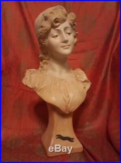 V. 1900 Buste Terre Cuite Signe Le Guluche Bohemienne Art Nouveau Sculpture