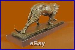 Véritable Bronze Métal Statue Sur Marbre Base Femelle Lion Sculpture Art