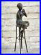 Vintage-Bronze-Fonte-Petit-Fille-Assis-Sur-Chaise-Sculpture-Art-Nouveau-Deco-01-zphk
